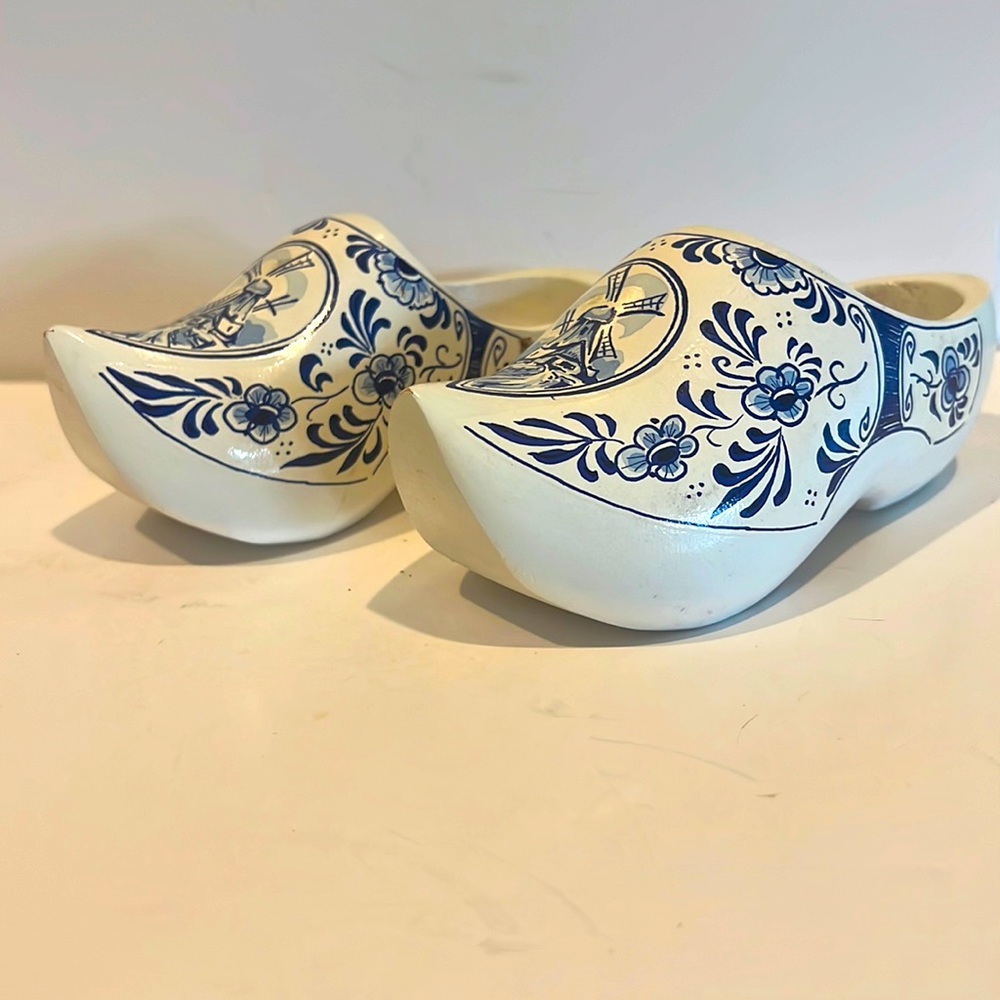 Vintage Holland Wooden Carved 6" White & Blue DUTCH Decorative Shoes